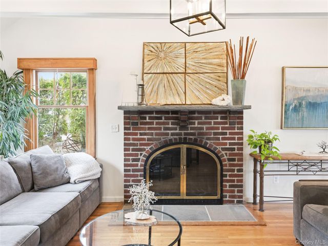 175 Taft Crescent, Centerport, NY 11721