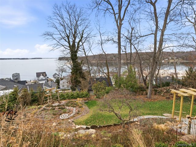 175 Taft Crescent, Centerport, NY 11721