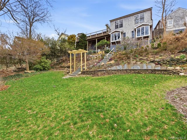 175 Taft Crescent, Centerport, NY 11721