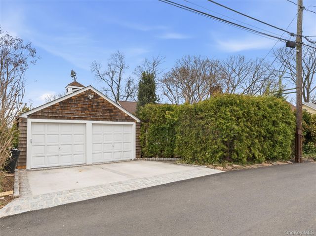 175 Taft Crescent, Centerport, NY 11721