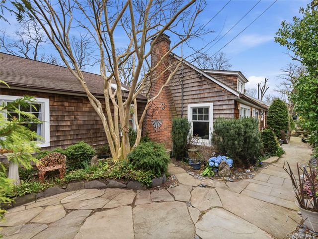 175 Taft Crescent, Centerport, NY 11721