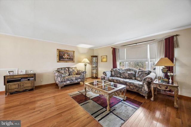 400-00 WOODHAVEN RD, Philadelphia, PA 19116