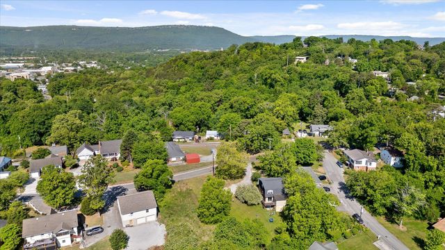 918 S Crest Road, Chattanooga, TN 37404
