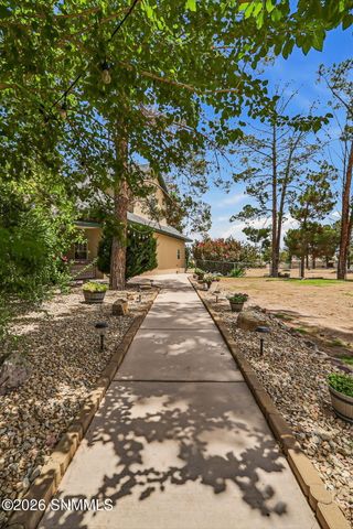 4631 Whispering Pines Court, Las Cruces, NM 88007