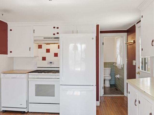 64 Ocean Ave, Yarmouth, MA 02664