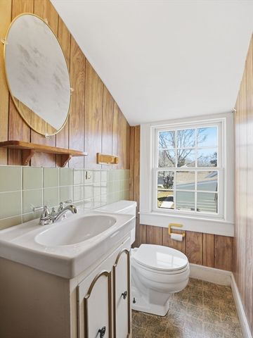 64 Ocean Ave, Yarmouth, MA 02664