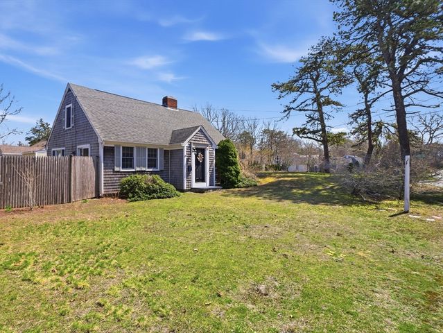 64 Ocean Ave, Yarmouth, MA 02664