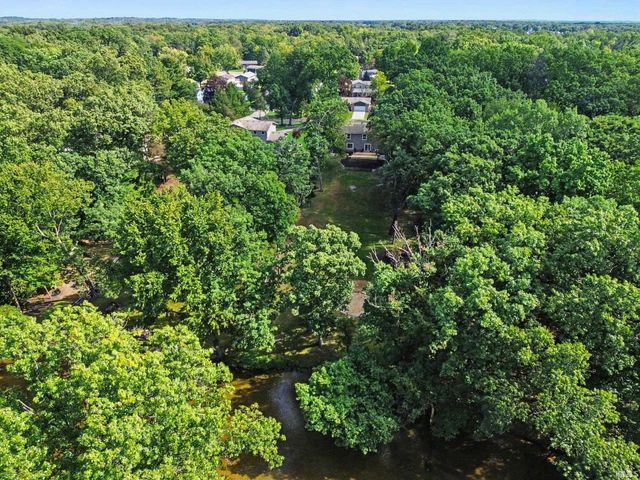 51081 Winding Waters Lane, Elkhart, IN 46514