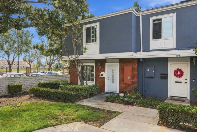 104 Yorktown, Costa Mesa, CA 92626