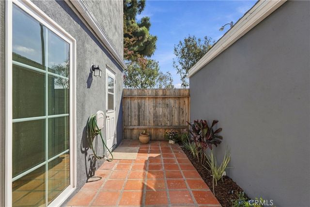 104 Yorktown, Costa Mesa, CA 92626