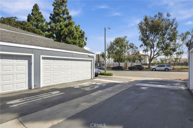 104 Yorktown, Costa Mesa, CA 92626