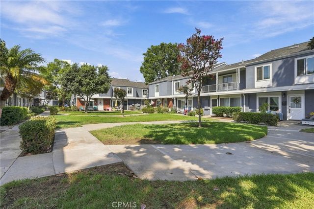 104 Yorktown, Costa Mesa, CA 92626