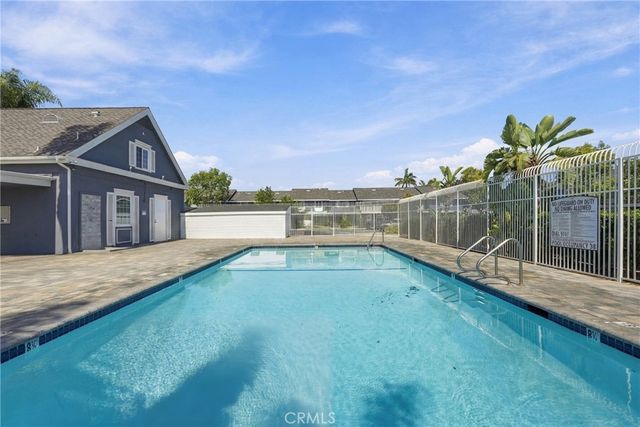 104 Yorktown, Costa Mesa, CA 92626