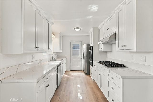 104 Yorktown, Costa Mesa, CA 92626