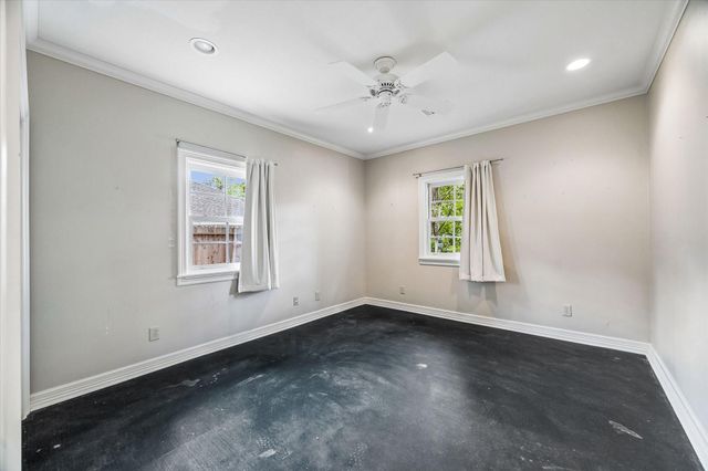 42 Patti Lynn Lane, Houston, TX 77024