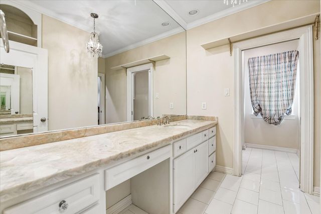 42 Patti Lynn Lane, Houston, TX 77024