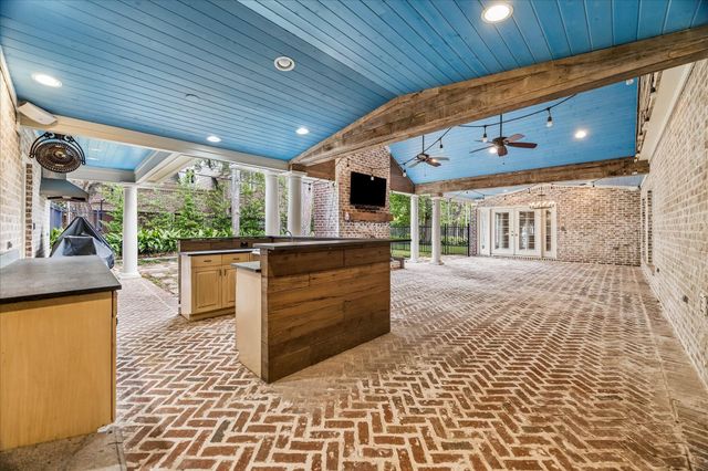 42 Patti Lynn Lane, Houston, TX 77024