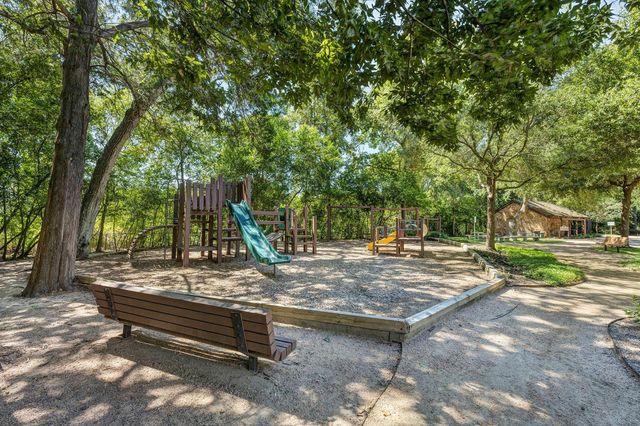 42 Patti Lynn Lane, Houston, TX 77024