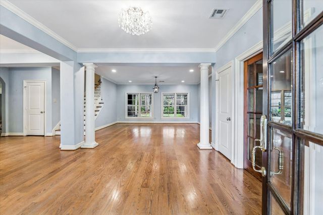 42 Patti Lynn Lane, Houston, TX 77024