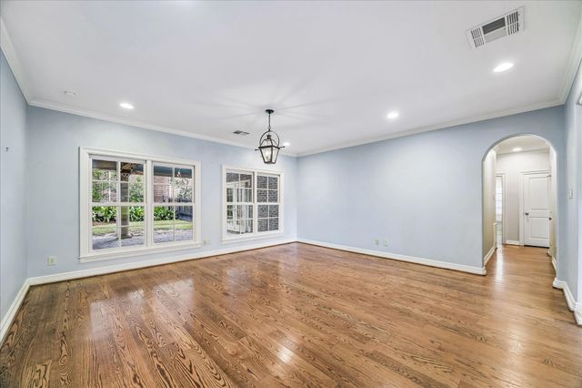 42 Patti Lynn Lane, Houston, TX 77024