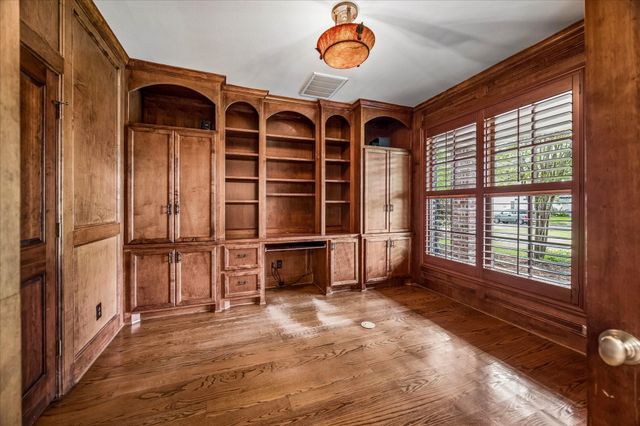 42 Patti Lynn Lane, Houston, TX 77024