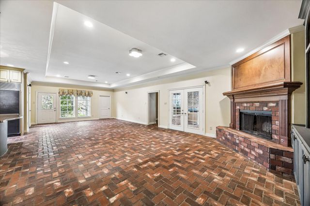 42 Patti Lynn Lane, Houston, TX 77024