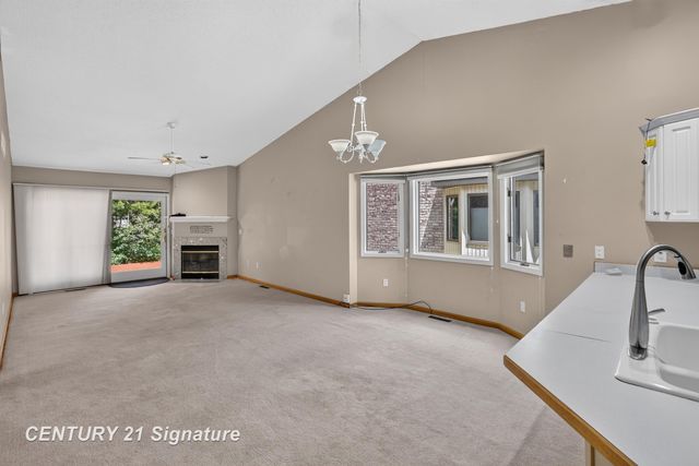 708 Shorefront Circle, Midland, MI 48640