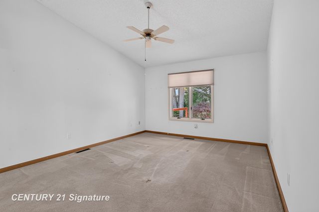 708 Shorefront Circle, Midland, MI 48640