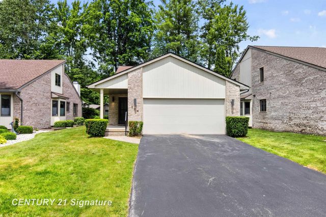 708 Shorefront Circle, Midland, MI 48640