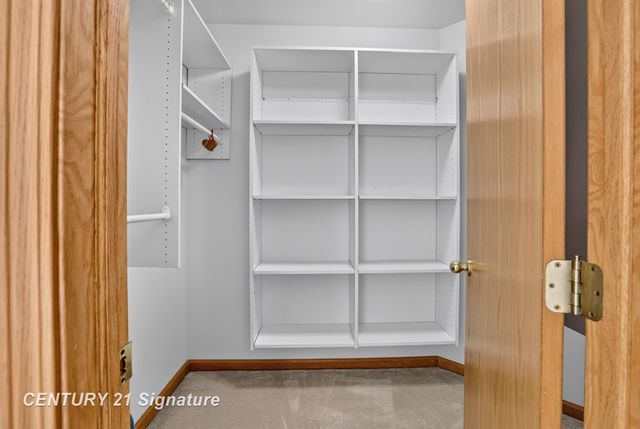 708 Shorefront Circle, Midland, MI 48640