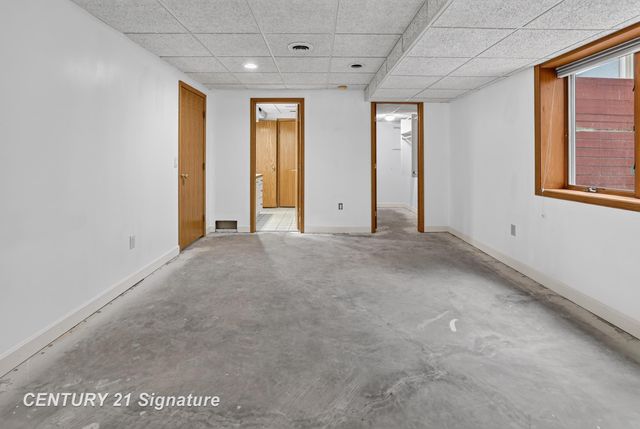708 Shorefront Circle, Midland, MI 48640