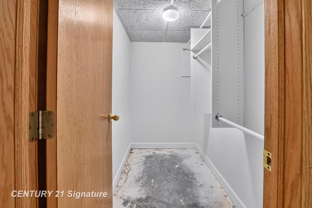 708 Shorefront Circle, Midland, MI 48640