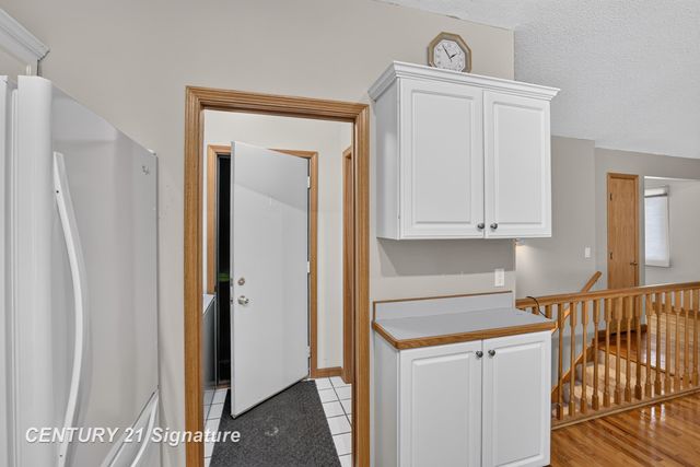 708 Shorefront Circle, Midland, MI 48640