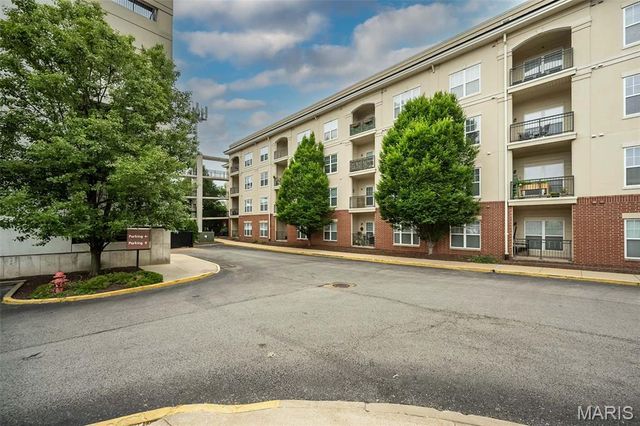 1270 Strassner Drive 3202, Brentwood, MO 63144