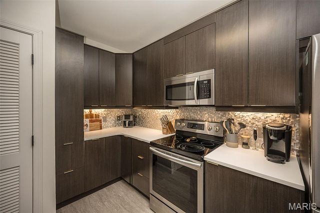 1270 Strassner Drive 3202, Brentwood, MO 63144