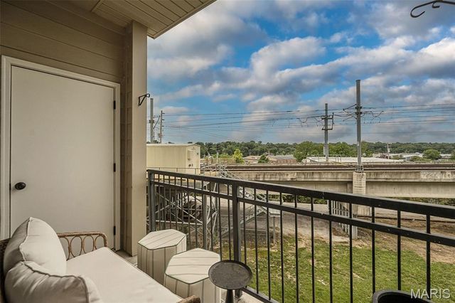 1270 Strassner Drive 3202, Brentwood, MO 63144