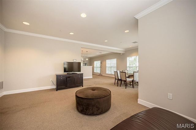 1270 Strassner Drive 3202, Brentwood, MO 63144
