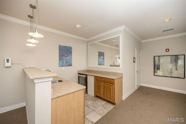 1270 Strassner Drive 3202, Brentwood, MO 63144