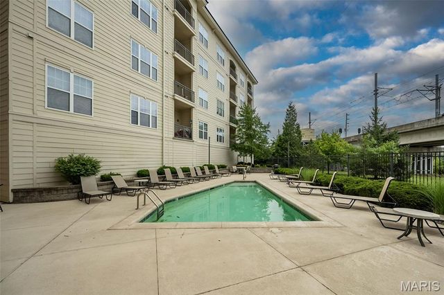 1270 Strassner Drive 3202, Brentwood, MO 63144