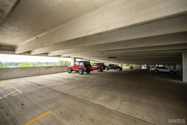 1270 Strassner Drive 3202, Brentwood, MO 63144