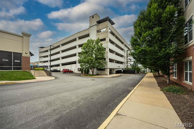 1270 Strassner Drive 3202, Brentwood, MO 63144