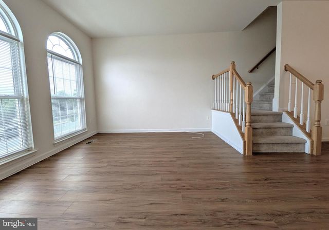 25015 RIDING CENTER DR, Chantilly, VA 20152