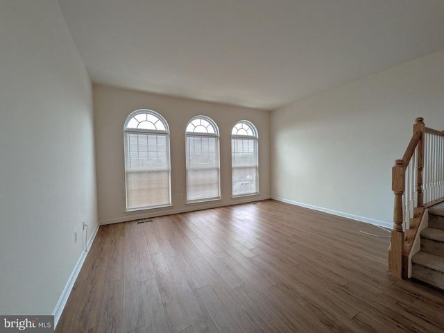 25015 RIDING CENTER DR, Chantilly, VA 20152