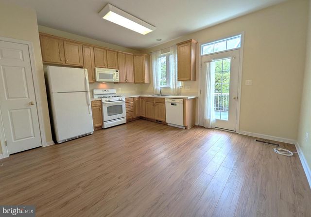 25015 RIDING CENTER DR, Chantilly, VA 20152
