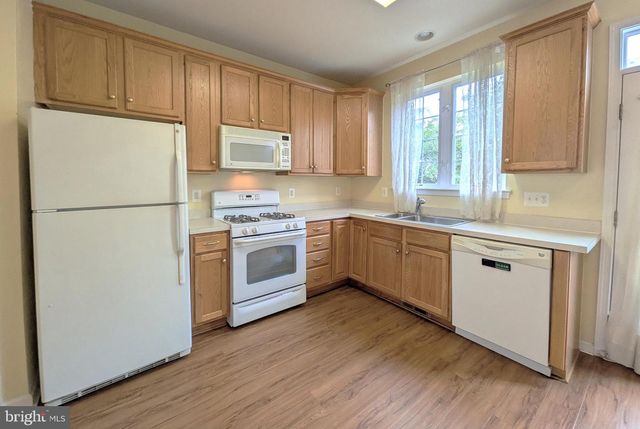 25015 RIDING CENTER DR, Chantilly, VA 20152