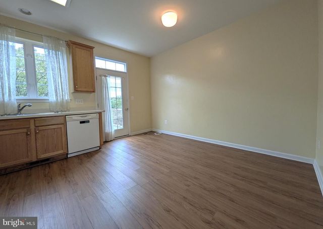 25015 RIDING CENTER DR, Chantilly, VA 20152