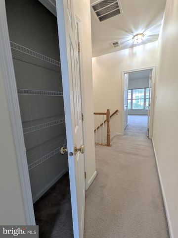 25015 RIDING CENTER DR, Chantilly, VA 20152