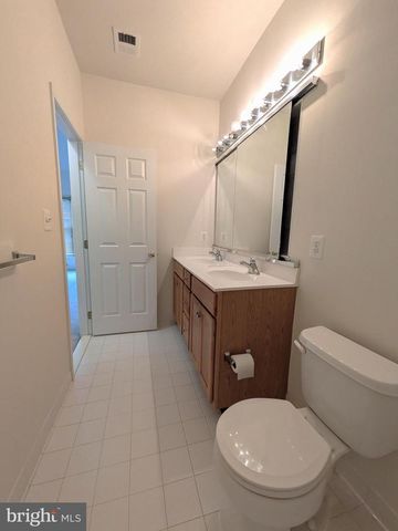 25015 RIDING CENTER DR, Chantilly, VA 20152