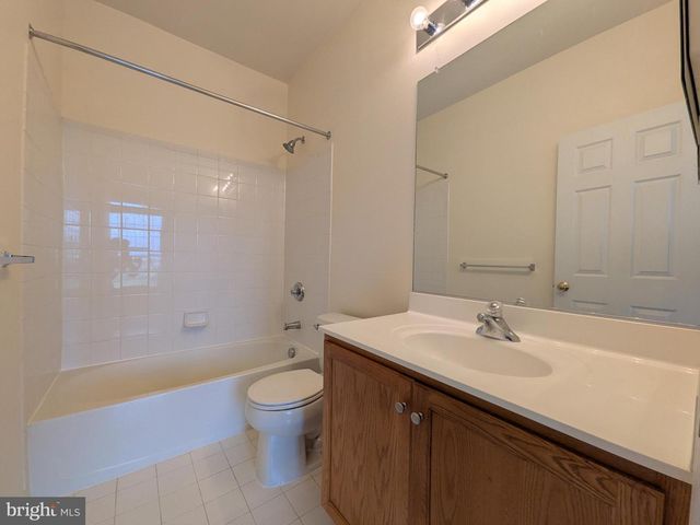 25015 RIDING CENTER DR, Chantilly, VA 20152