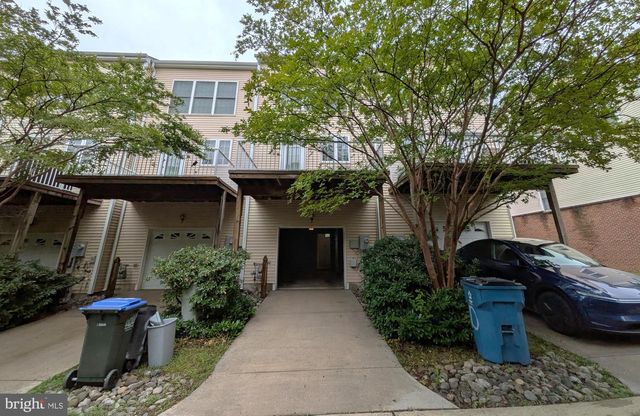 25015 RIDING CENTER DR, Chantilly, VA 20152